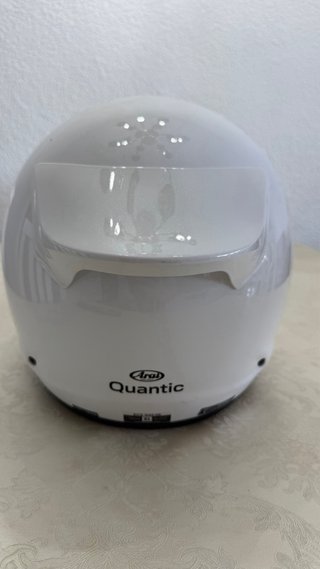 Casco Arai Quantic con intercom Sena