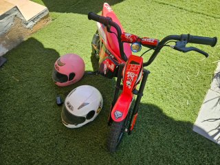 Moto Eléctrica Infantil Roja y Blanca