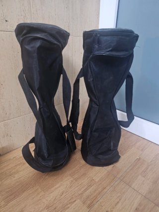 Patinetes eléctricos hoverboard con 1 cargador.