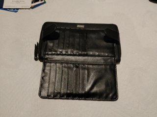 Cartera Pepe Jeans negra con tachuelas
