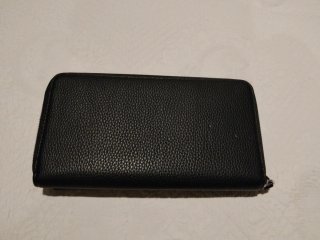 Cartera Pepe Jeans negra con tachuelas