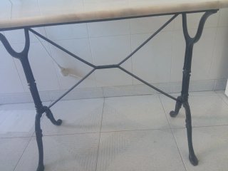 Mesa Mármol y Forja Negra. SOLO EN PERSONA. SADA.