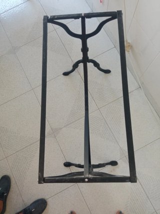 Mesa Mármol y Forja Negra. SOLO EN PERSONA. SADA.