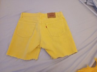 Pantalones cortos Levi's amarillos