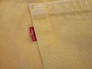 Pantalones cortos Levi's amarillos