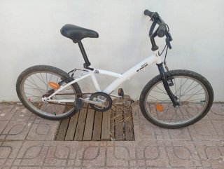 Bicicleta infantil B'TWIN blanca