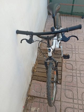 Bicicleta infantil B'TWIN blanca