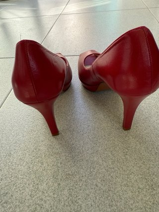 Zapatos de tacón rojos Sacha London