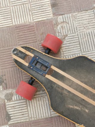 Longboard con diseño de ojo psicodélico