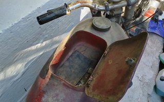 Depósito Montesa Brio para restaurar