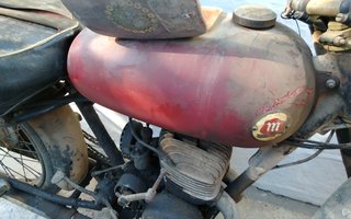 Depósito Montesa Brio para restaurar
