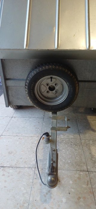 Remolque metálico multiusos
