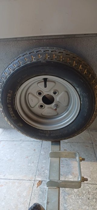 Remolque metálico multiusos
