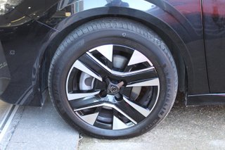 Peugeot 208 Allure Gasolina 100 SS 6 Vel. MAN (2025)