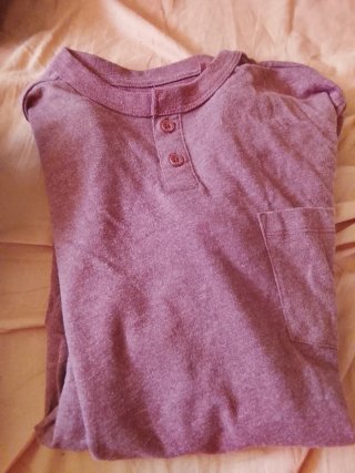 Camiseta Henley Hombre Morada