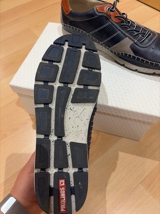 Zapatos de hombre azul y marrón