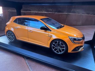 Renault Megane RS Norev 1:18 Naranja