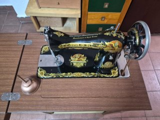 Máquina de coser Singer antigua