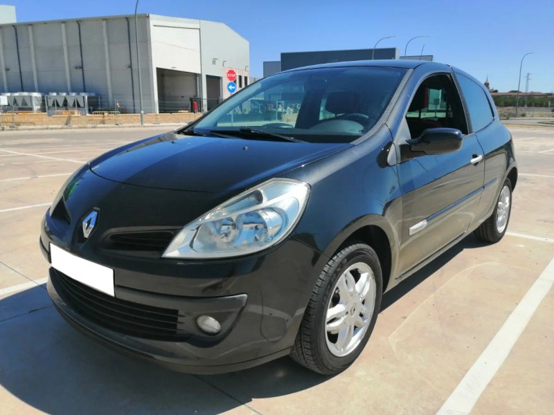 Renault Clio Gasolina 100 cv 119000 kms - foto 1