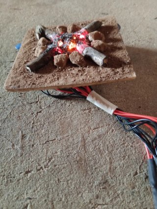 Hoguera para belenes o maquetas con LEDS llama