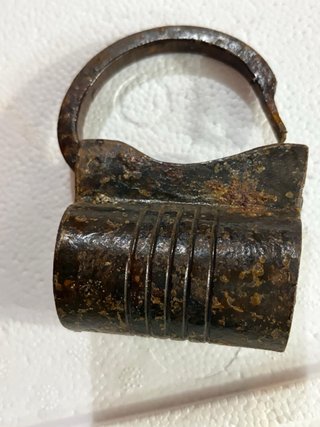 Lucchetto antico in ferro