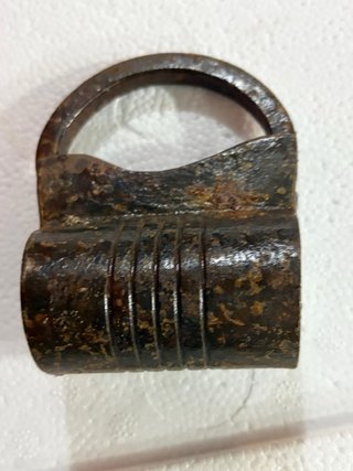 Lucchetto antico in ferro