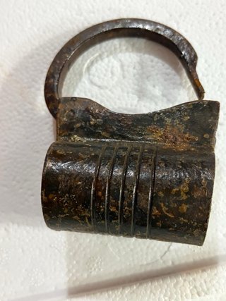 Lucchetto antico in ferro