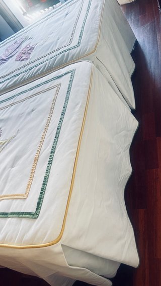 Colchas y cabezales cama 90 + cuadros