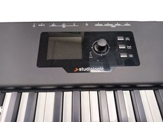 Controlador MIDI Studiologic SL 73 Studio