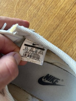 Zapatillas Nike Casual Beige y Blancas