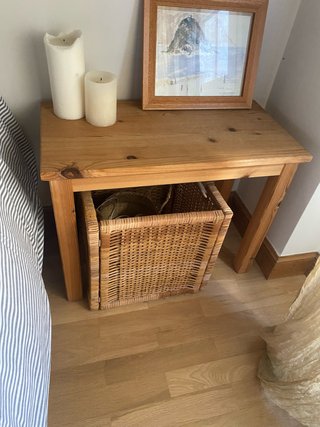 Mesa auxiliar madera y mimbre 59x30