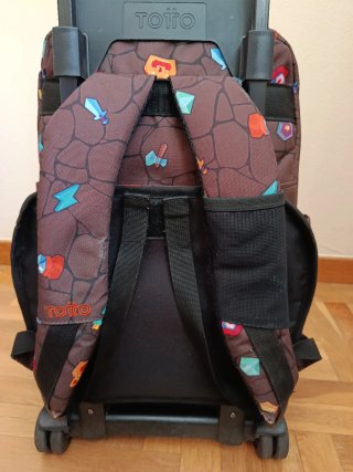 Mochila Totto con ruedas y estampado