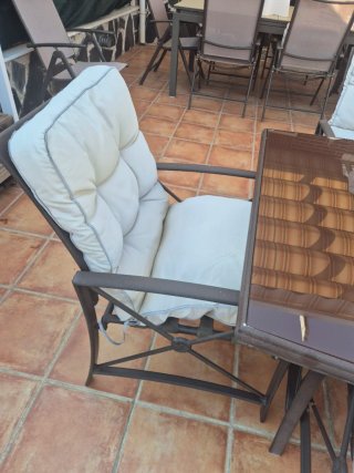 Mesa de patio con 6 sillones