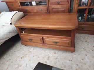Mueble de salón madera con vitrinas