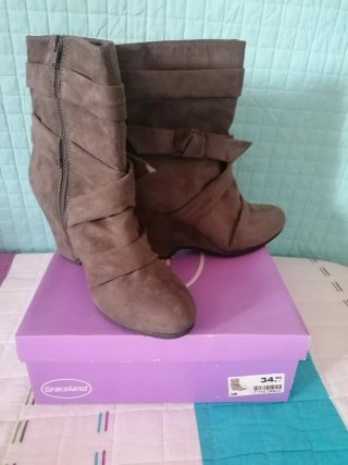 Botines Graceland tacón cuña lazo