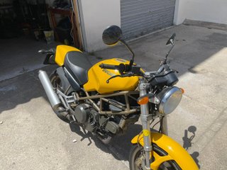 Ducati Monster 750 Año 2000 - Perfecto estado.