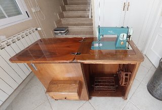 MAQUINA DE COSER ANTIGUA