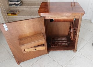 MAQUINA DE COSER ANTIGUA