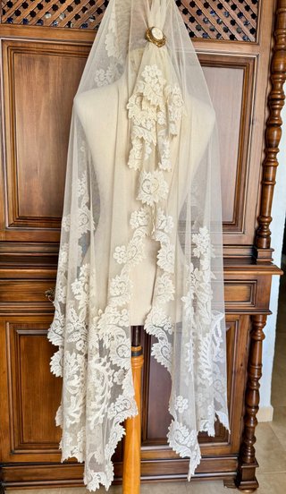Mantilla beige
