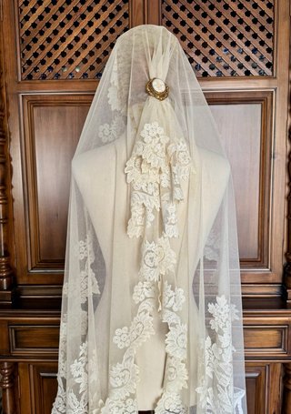 Mantilla beige