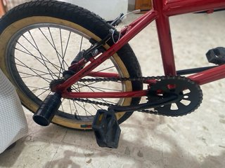 Bicicleta BMX Dirty Urban Roja
