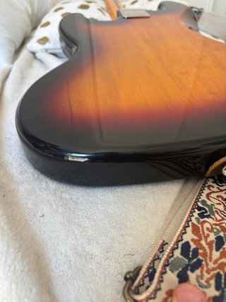 Bajo Fender Squier 70s Jazz Bass