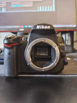 Cámara Nikon D5000 - Solo cuerpo