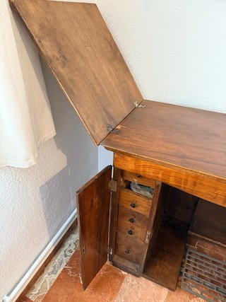 Máquina de coser Sigma con mueble