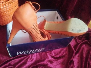Zapatos tacón naranja fiesta