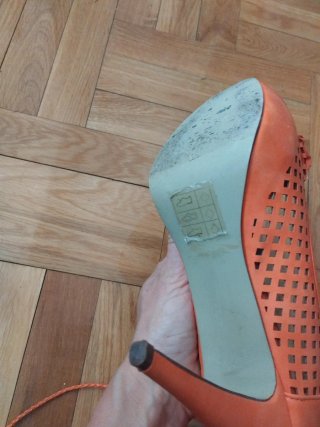 Zapatos tacón naranja fiesta