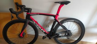 Pinarello F12 Dogma con discos.