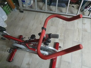 Bicicleta Spinning BH SB2 Roja