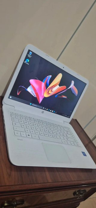 HP Stream 11 Celeron 4GB RAM 64GB SSD