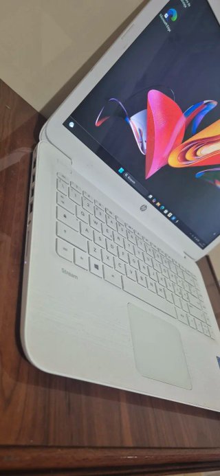 HP Stream 11 Celeron 4GB RAM 64GB SSD